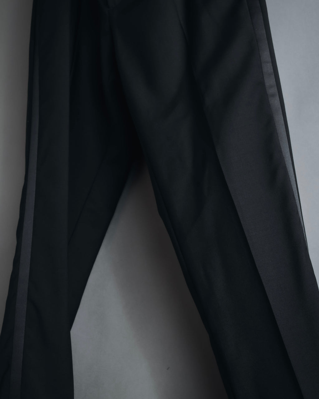 "Dior Homme" Chris Van Assche design satin lapel tuxedo set up