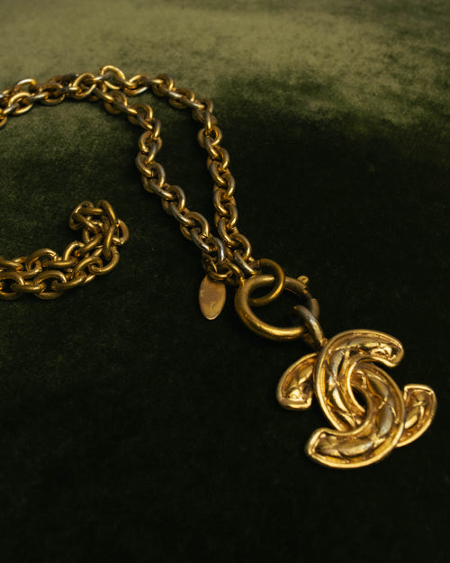 -SPECIAL- “CHANEL” 80’s-90’s Quilted cc pendant chain necklace