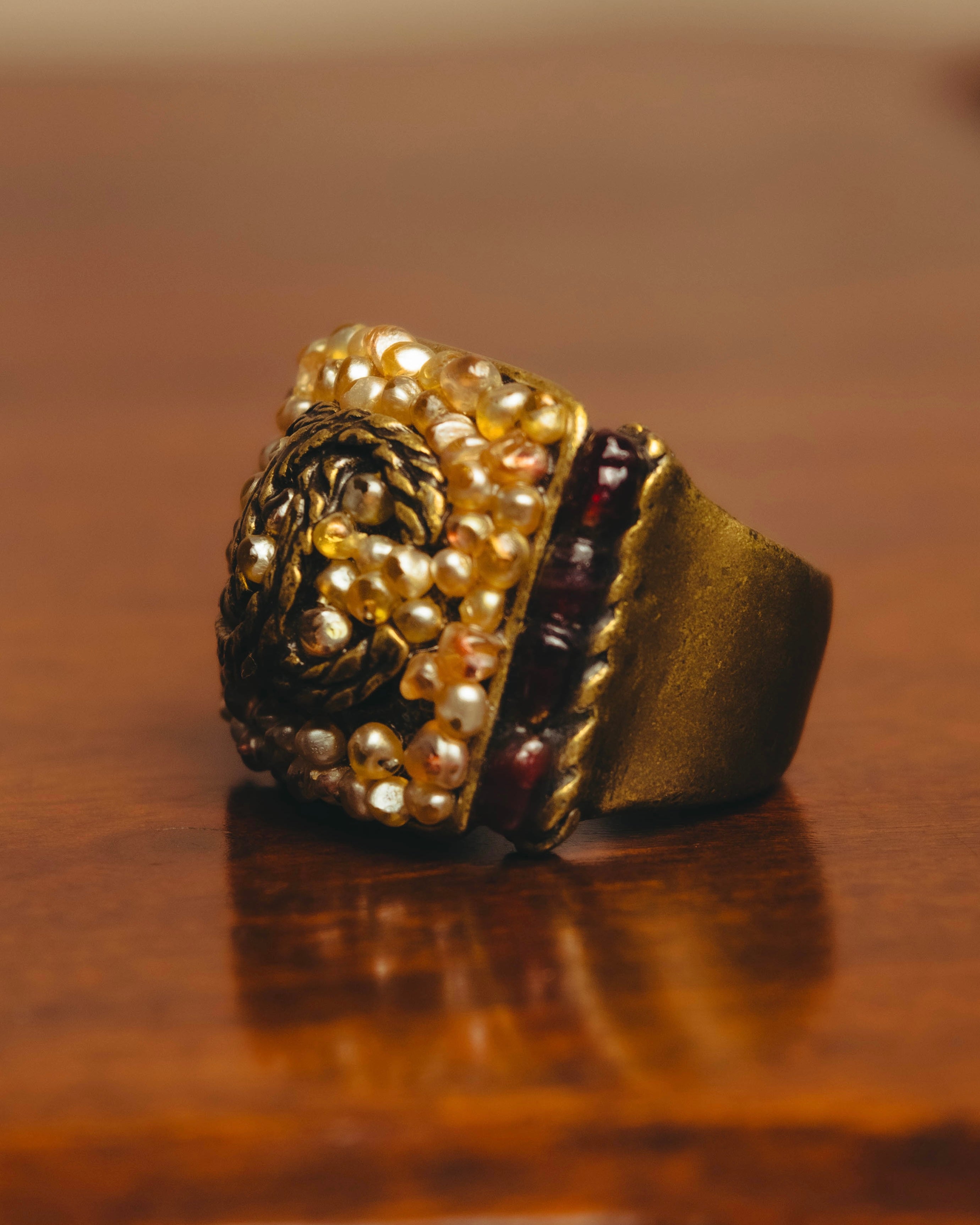 -SPECIAL- “CHANEL” 2000AW Glass pearl embellished CC statement ring