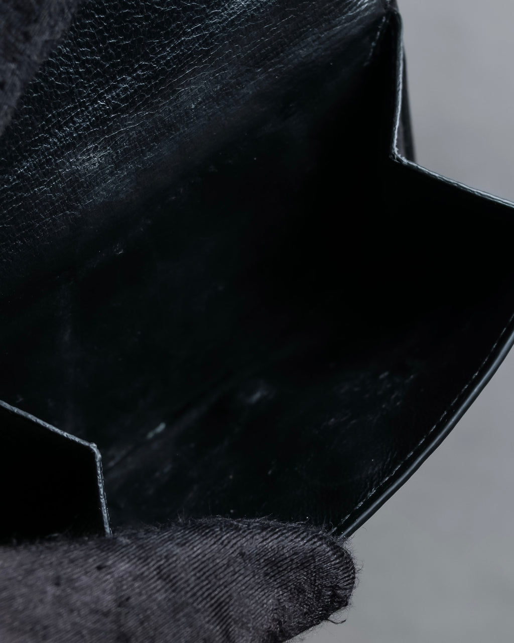 "BALENCIAGA" Logo engraved compact leather tri-fold wallet