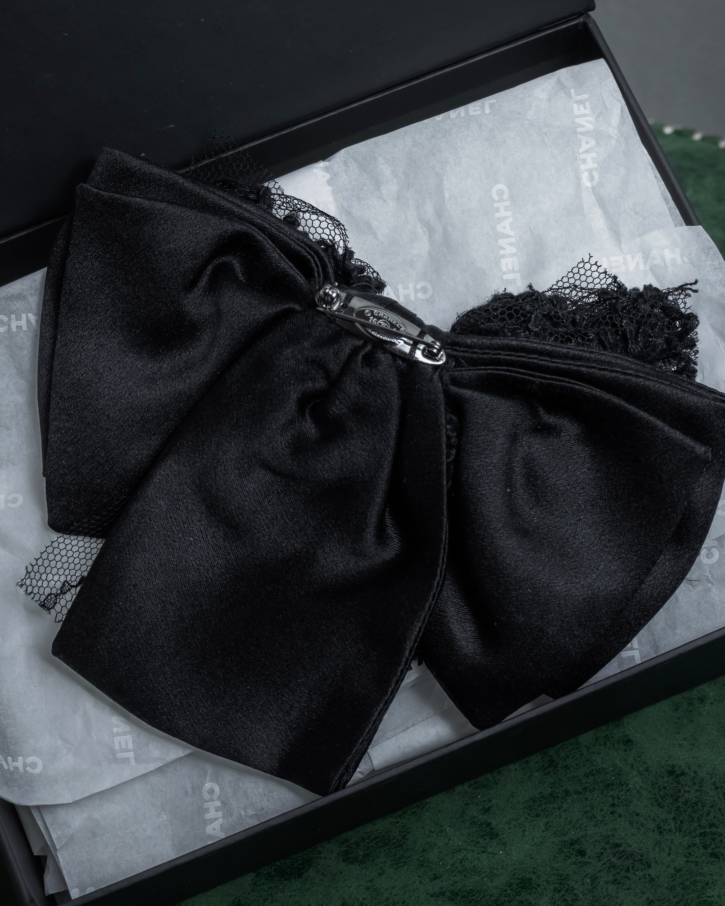 "CHANEL" 16AW Tulle lace design ribbon brooch