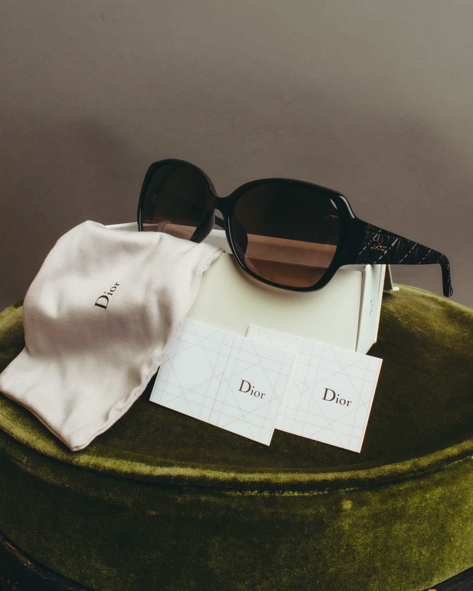 "Christian Dior" 10's Oversized quilted temple sunglasses