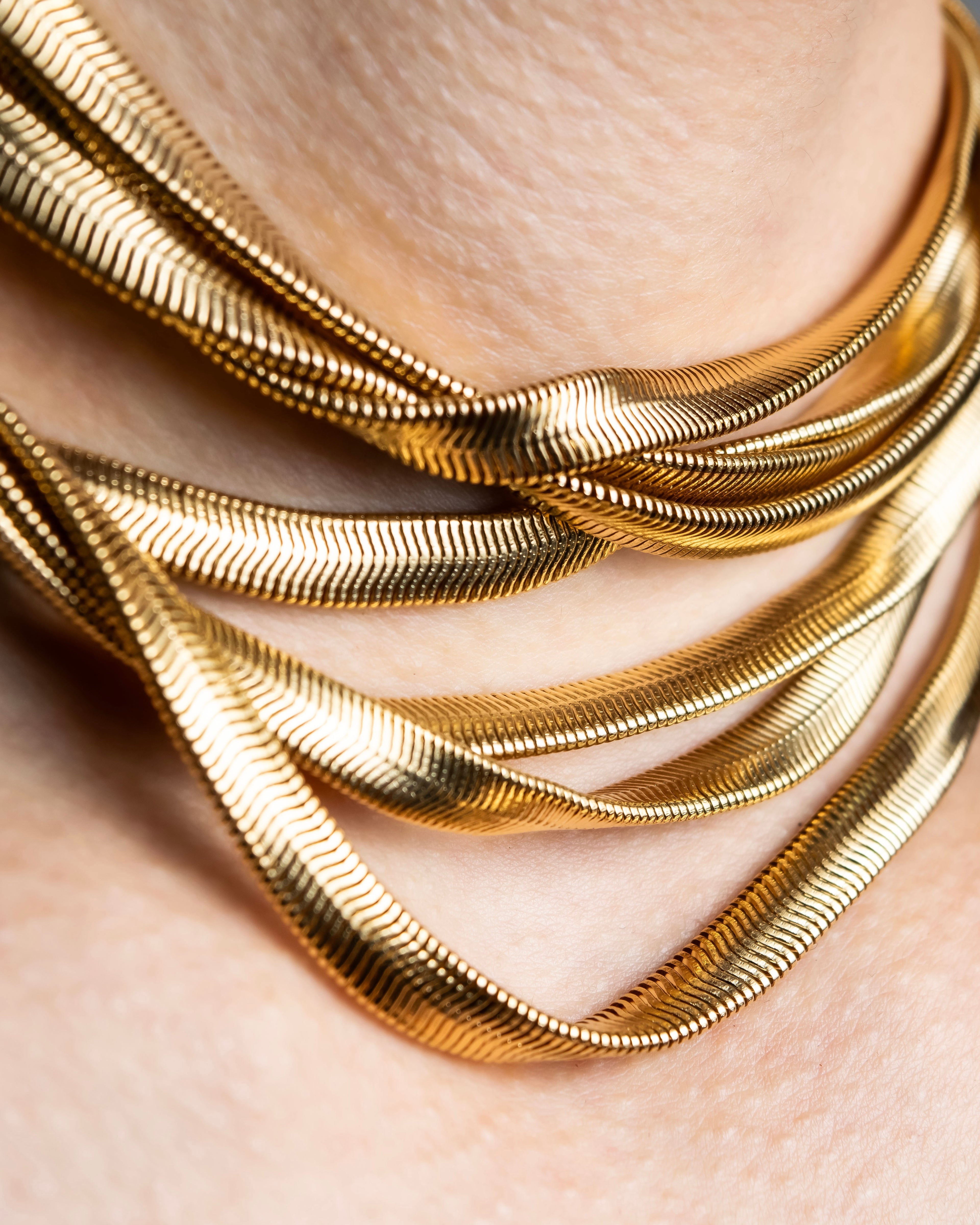 "GIVENCHY" 7 strand accordion chain choker necklace