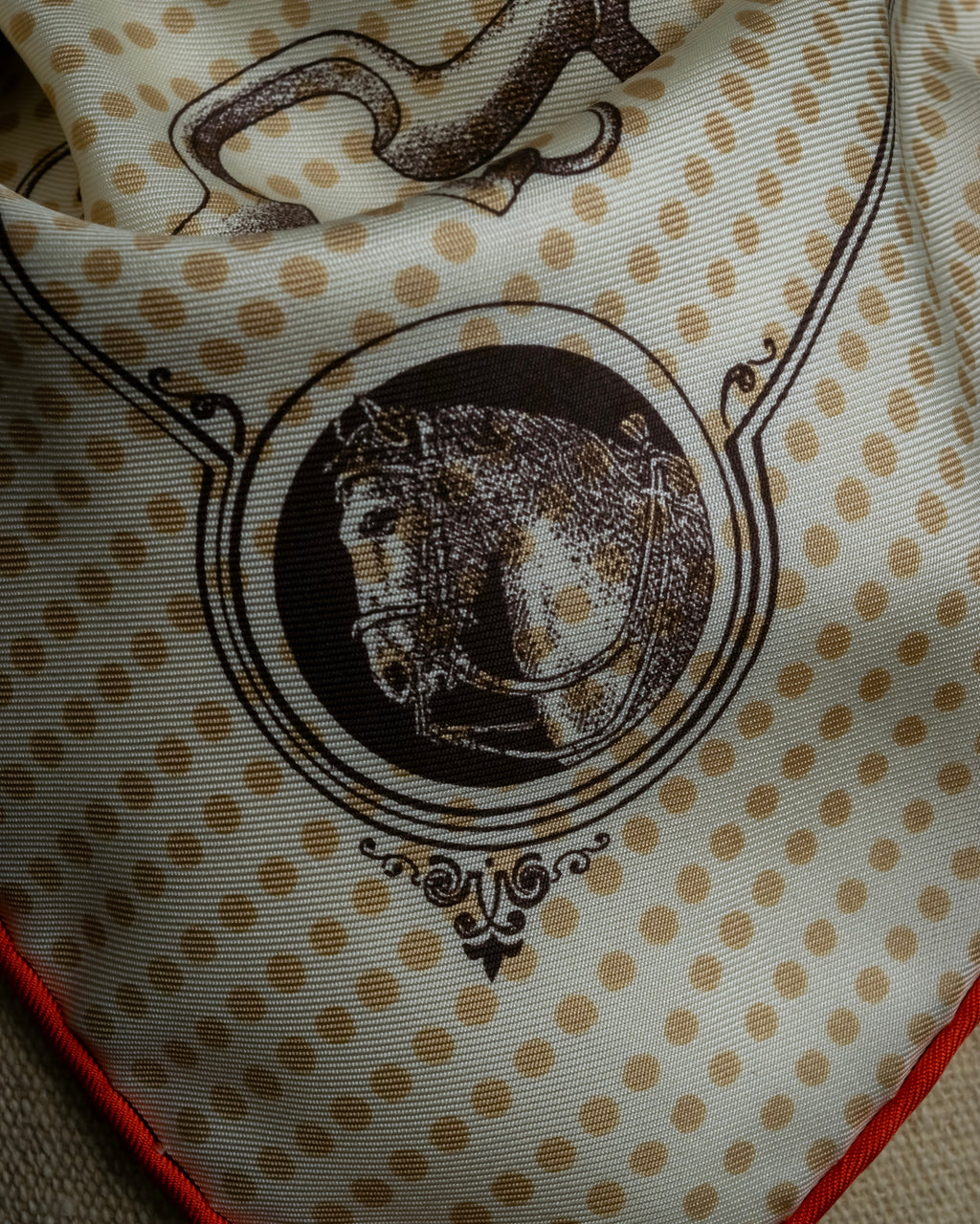 "HERMES" Carré 45 Gavroche MORS DE SELLE scarf