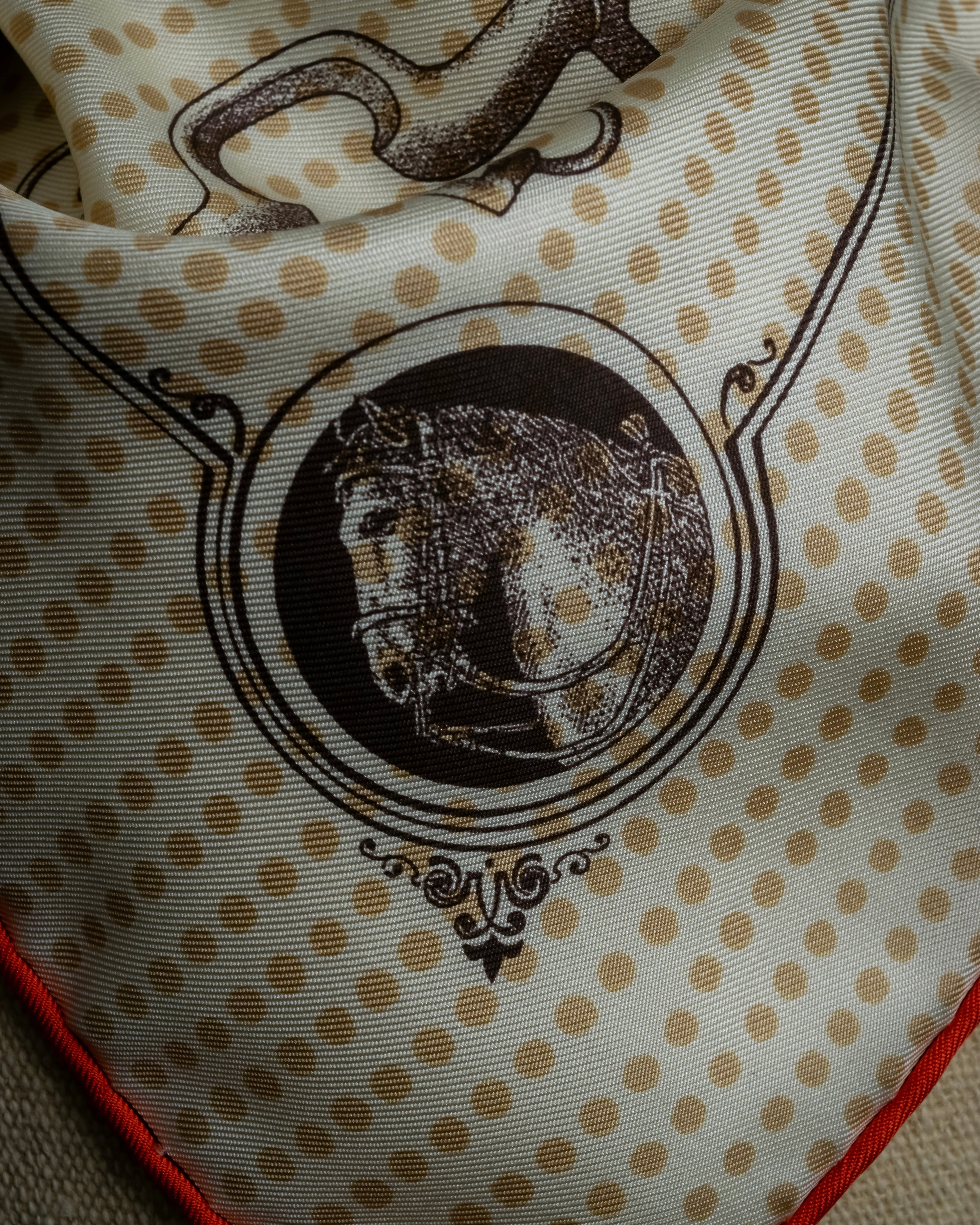 "HERMES" Carré 45 Gavroche MORS DE SELLE scarf