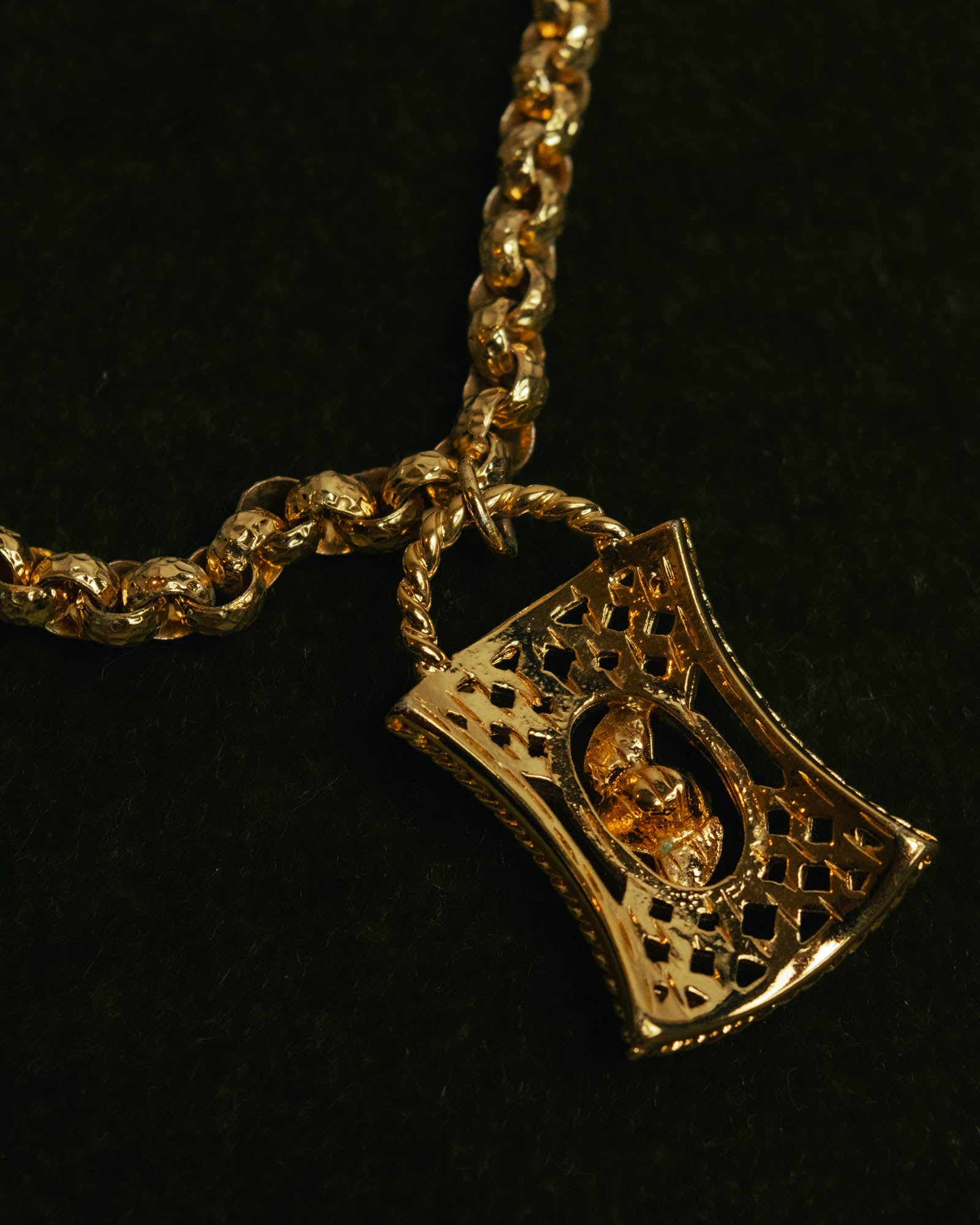 “NINA RICCI” Late 80’s-90’s gold tone openwork pendant necklace