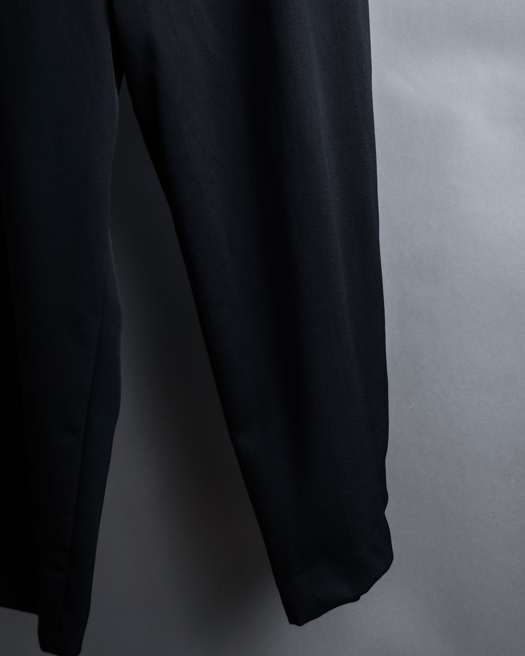 "LOEWE" Three-dimensional pattern design wide slacks