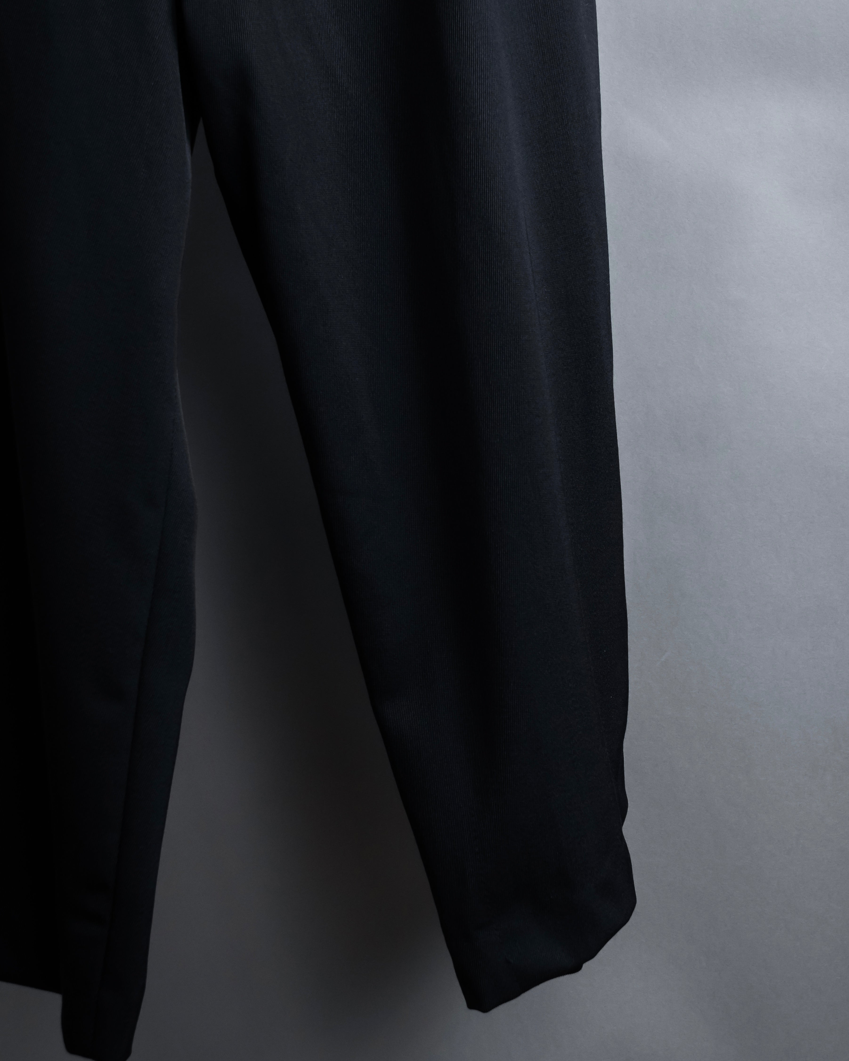 "LOEWE" Three-dimensional pattern design wide slacks