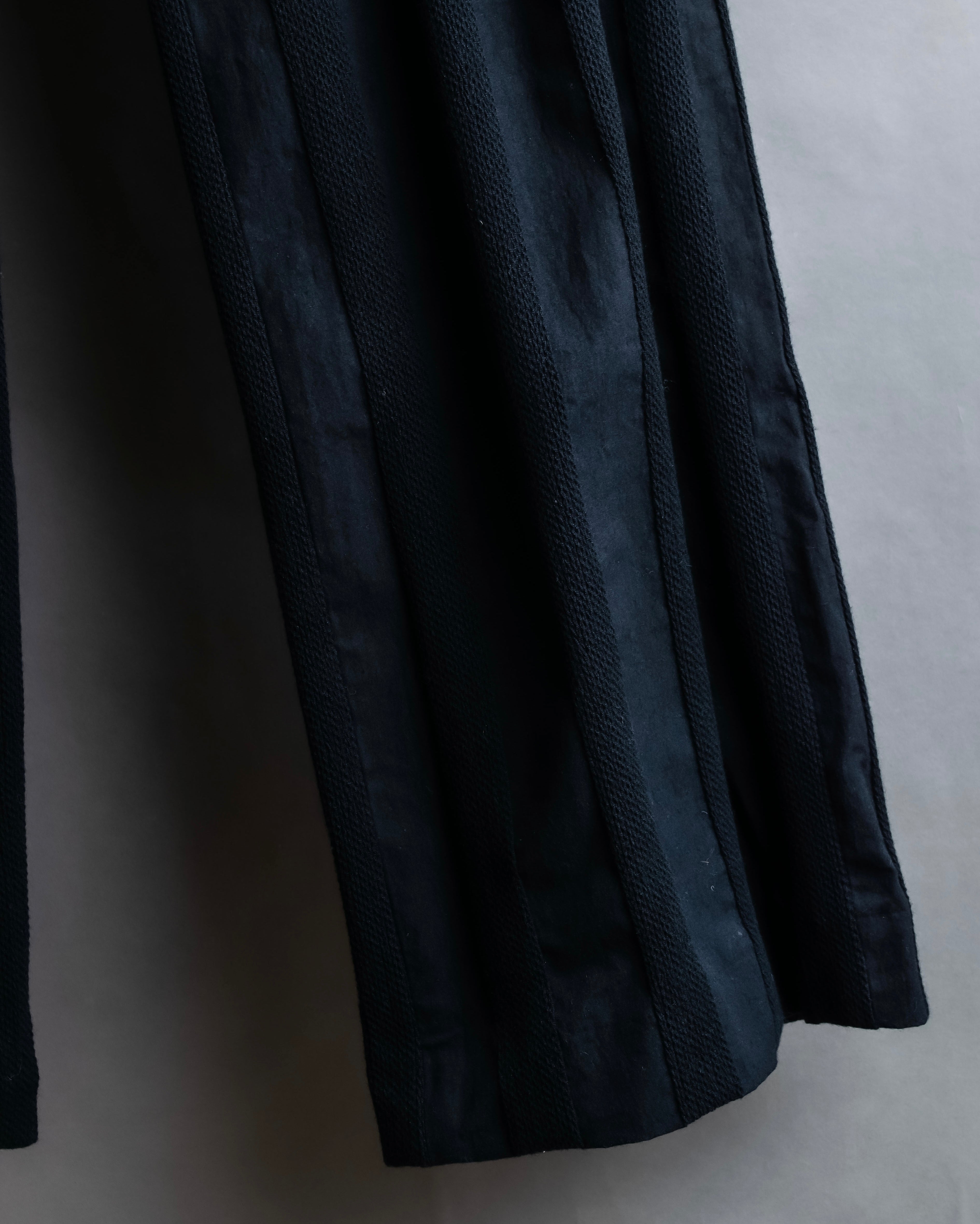 "ISSEY MIYAKE FETE" Fabric change stripe pattern wide slacks