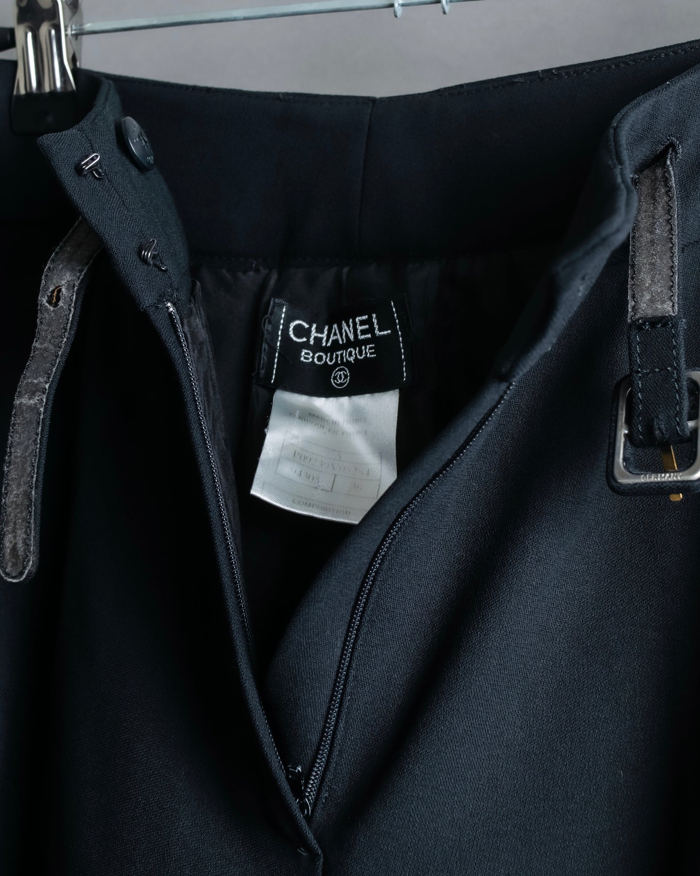 "CHANEL" 100% wool belted wide straight slacks