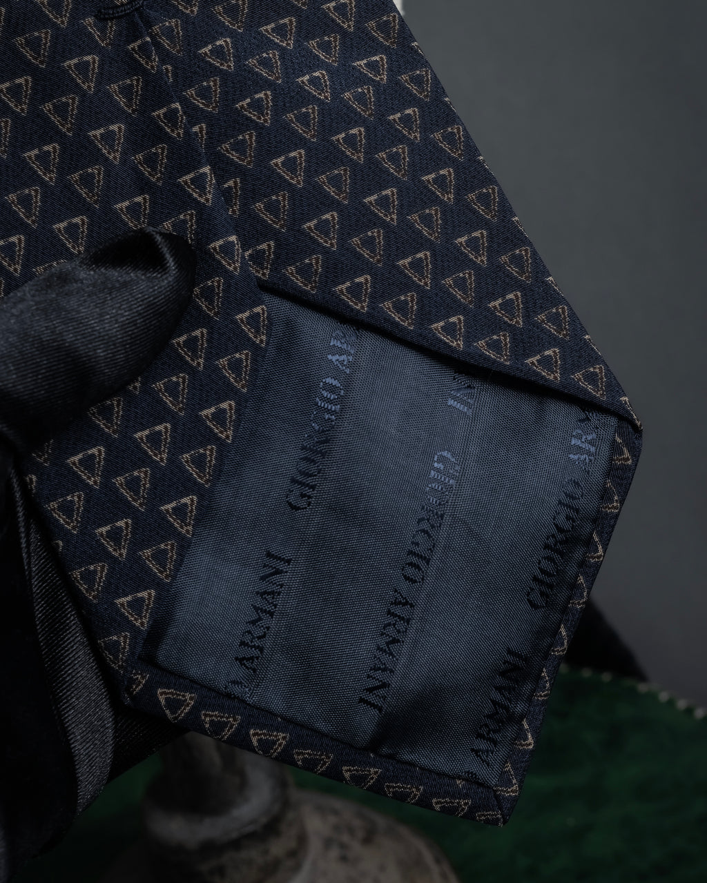 "ARMANI COLLEZIONI" Repeated triangle motif silk neck tie