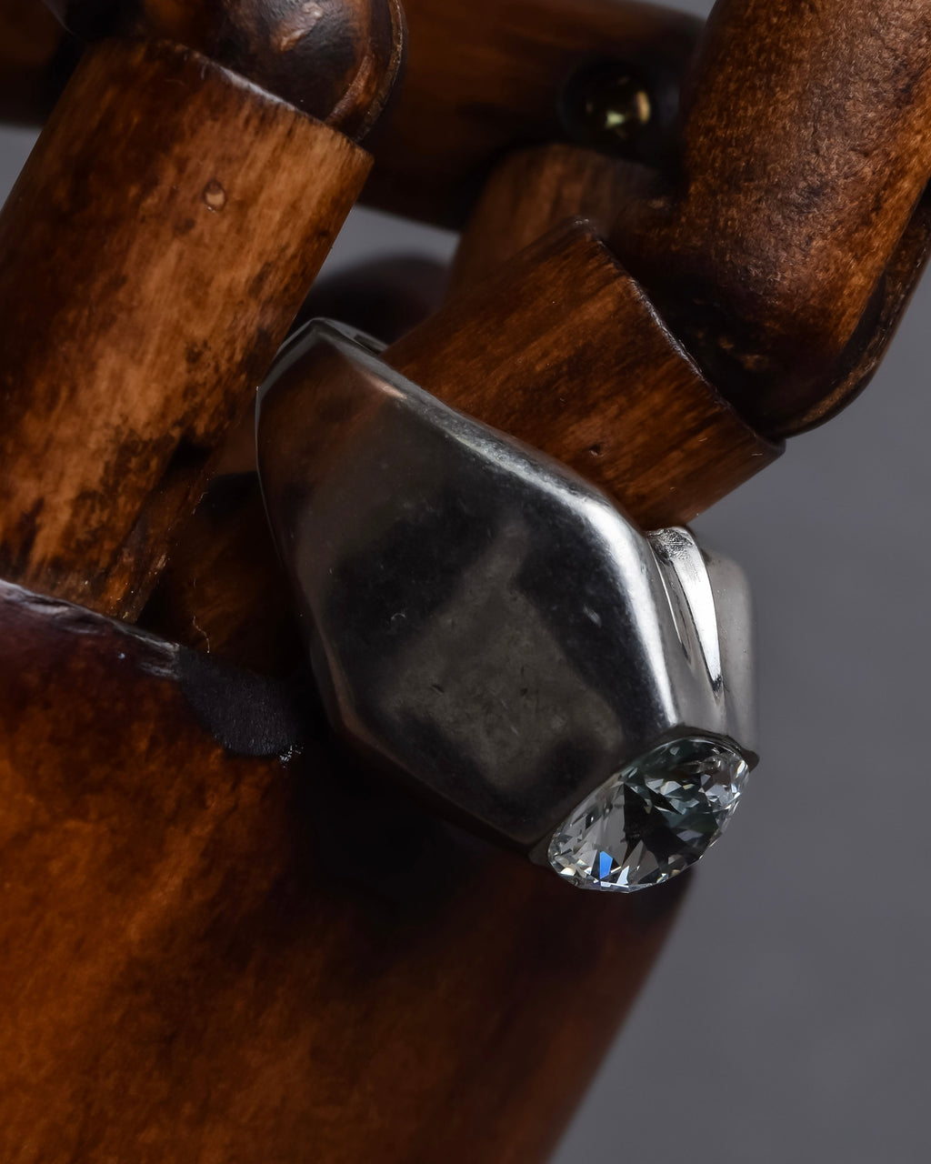 "GUCCI" Polished silver crystal sculptural ring