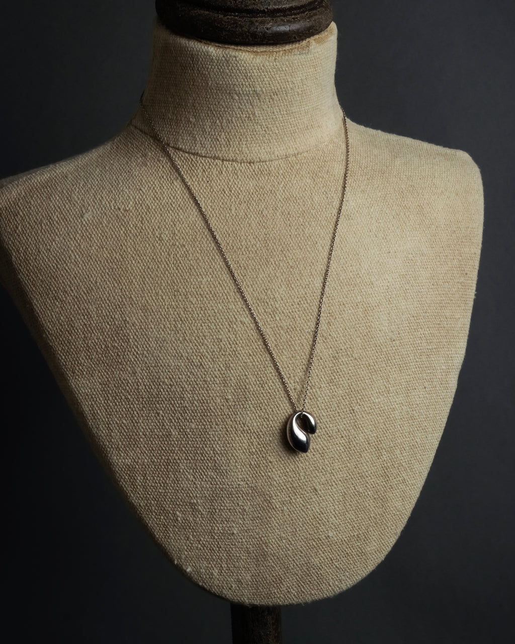 "Tiffany&Co" Elsa Peretti double teardrop motif pendant