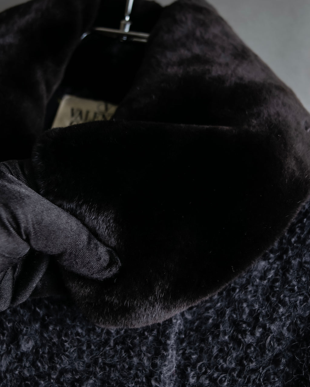 "Valentino Garavani" Fur collar boucle wool mid-length coat