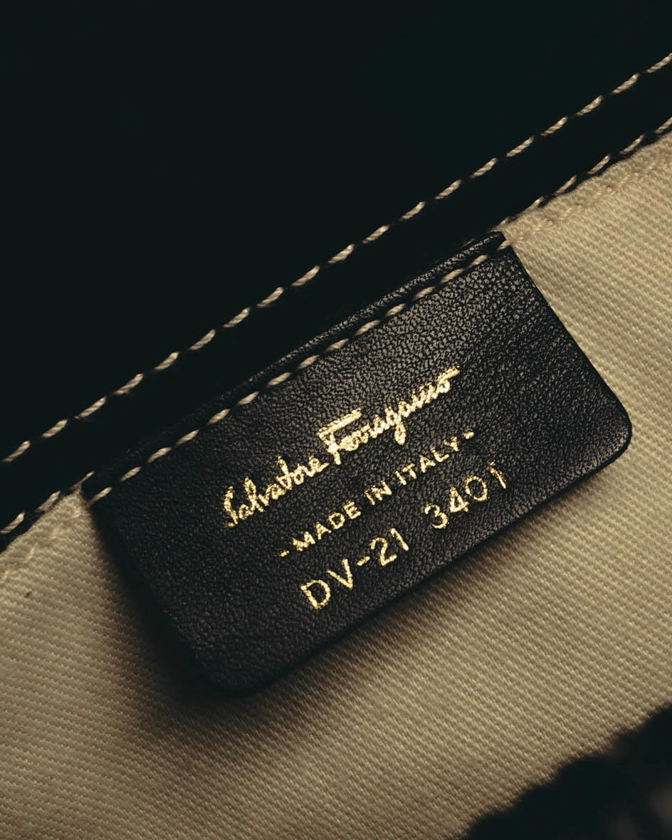 -SPECIAL- “Salvatore Ferragamo” 90’s-00’s Woven leather half moon handle bag
