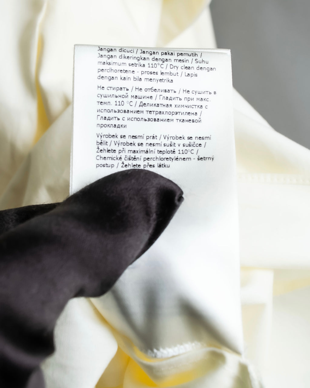 "FENDI" hole pattern and tack designed skirt