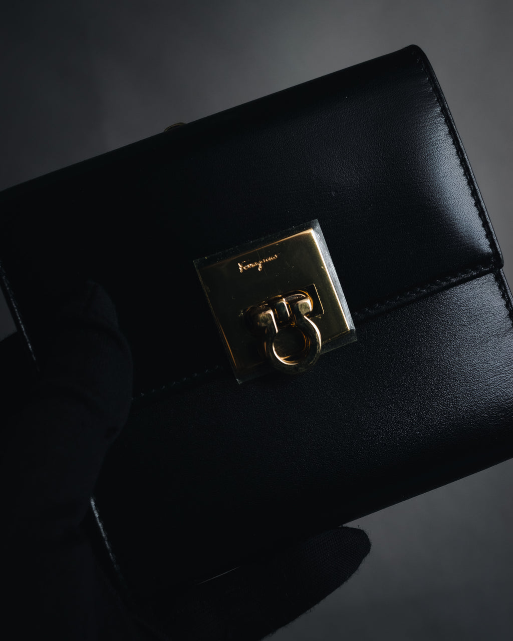 "Salvatore Ferragamo" 90’s Gancini clasp kiss lock tri fold wallet
