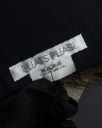 "PLEATS PLEASE ISSEY MIYAKE"
Long-haired fur neck dress