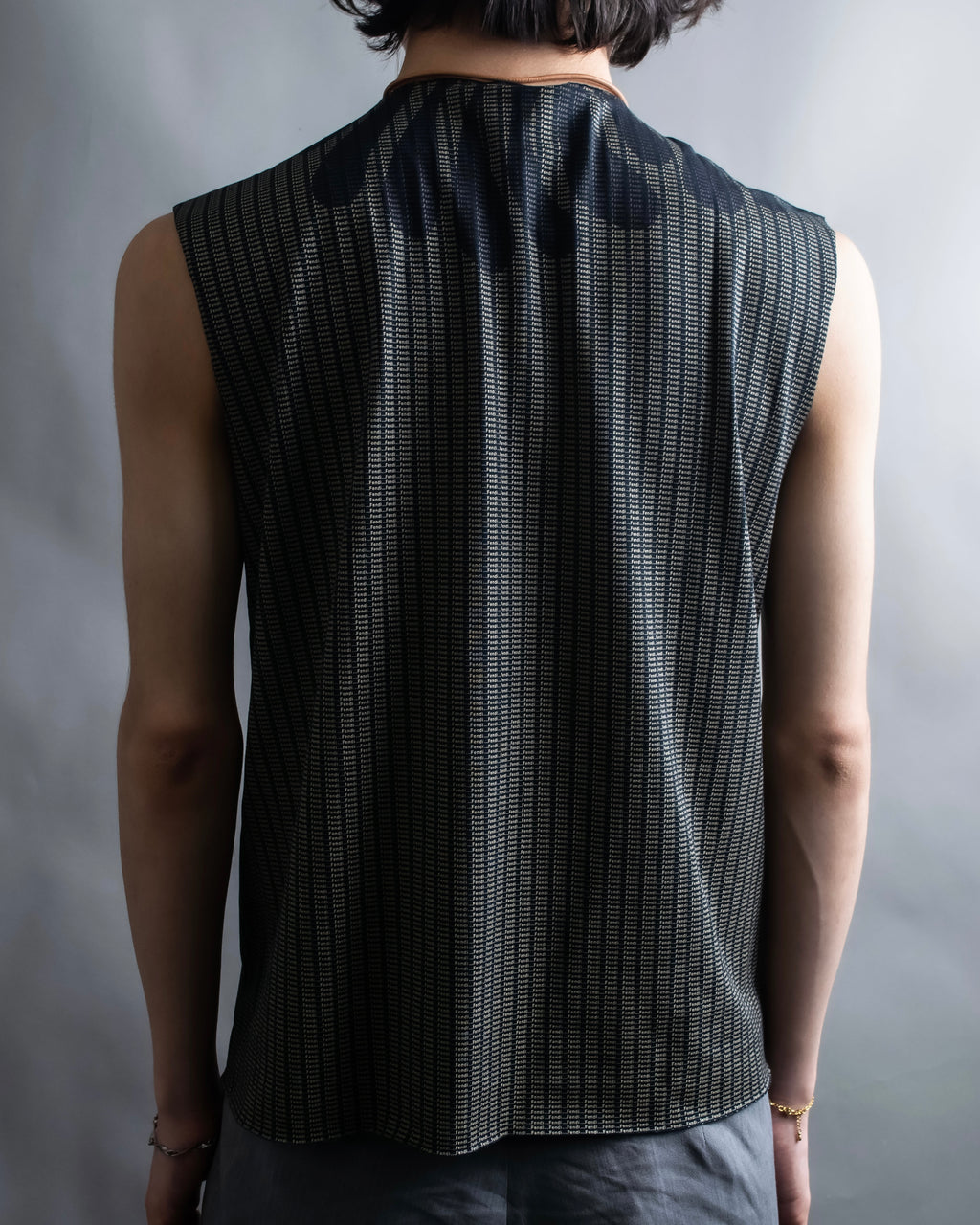 "FENDI" Logo print V-neck sleeveless top