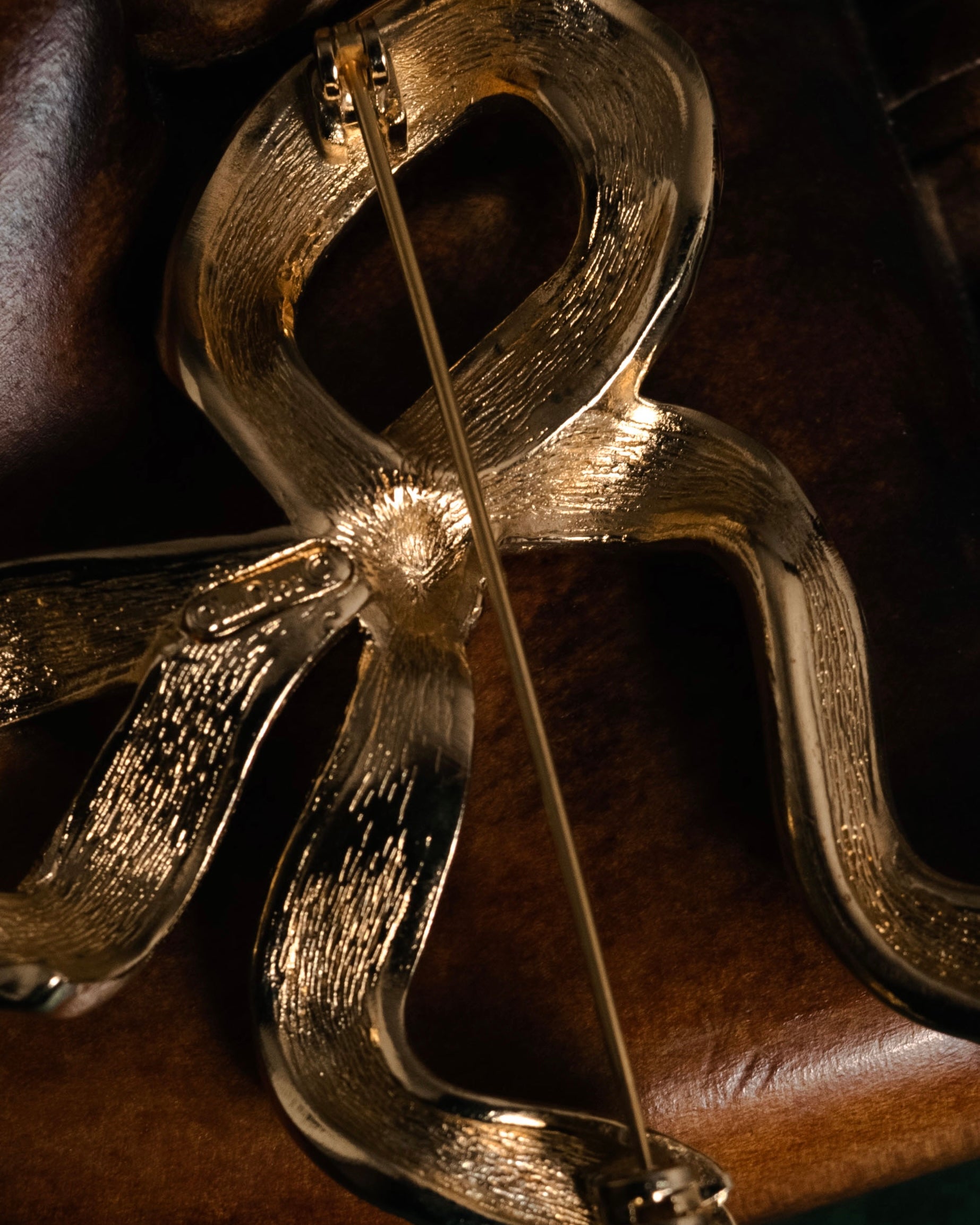 “Christian Dior“ 80’s-90’s CD-embossed ribbon brooch