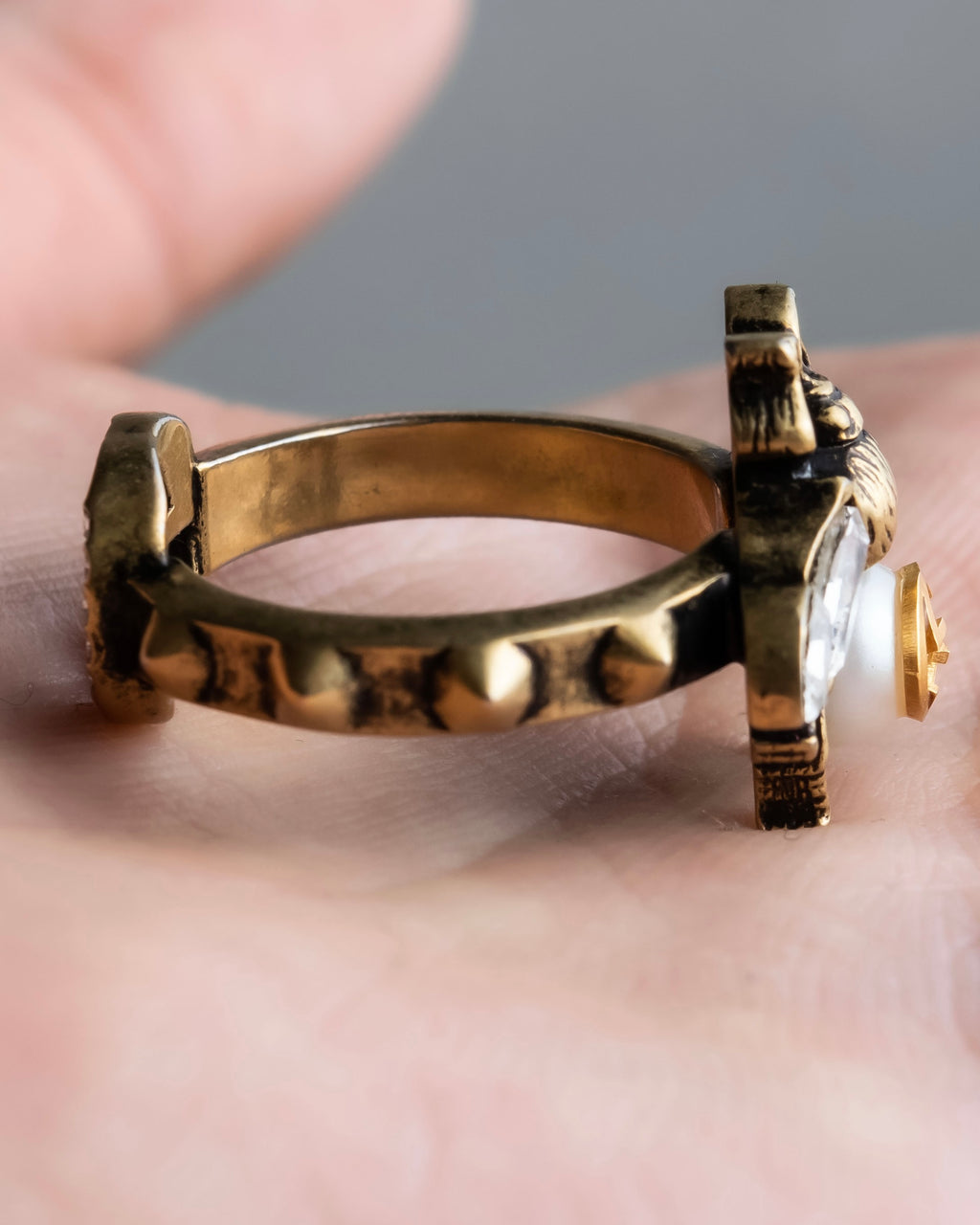 "GUCCI" Bee motif interlocking G ring