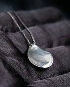 "Tiffany&Co Elsa Peretti madonna necklace