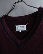"MAISON MARGIELA"
20AW burgundy color V-neck knit