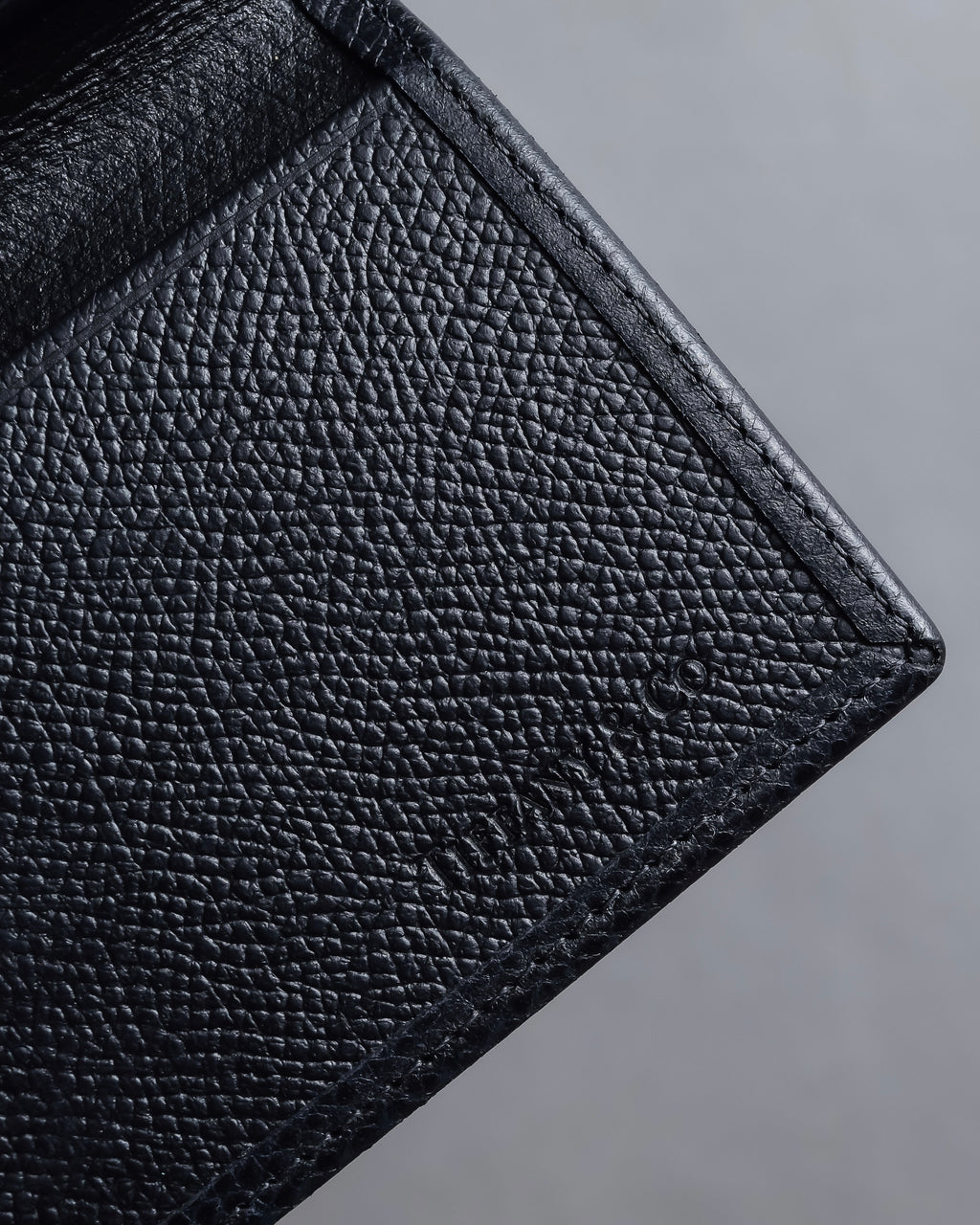 "Tiffany&Co" Logo engraved grained leather card holder