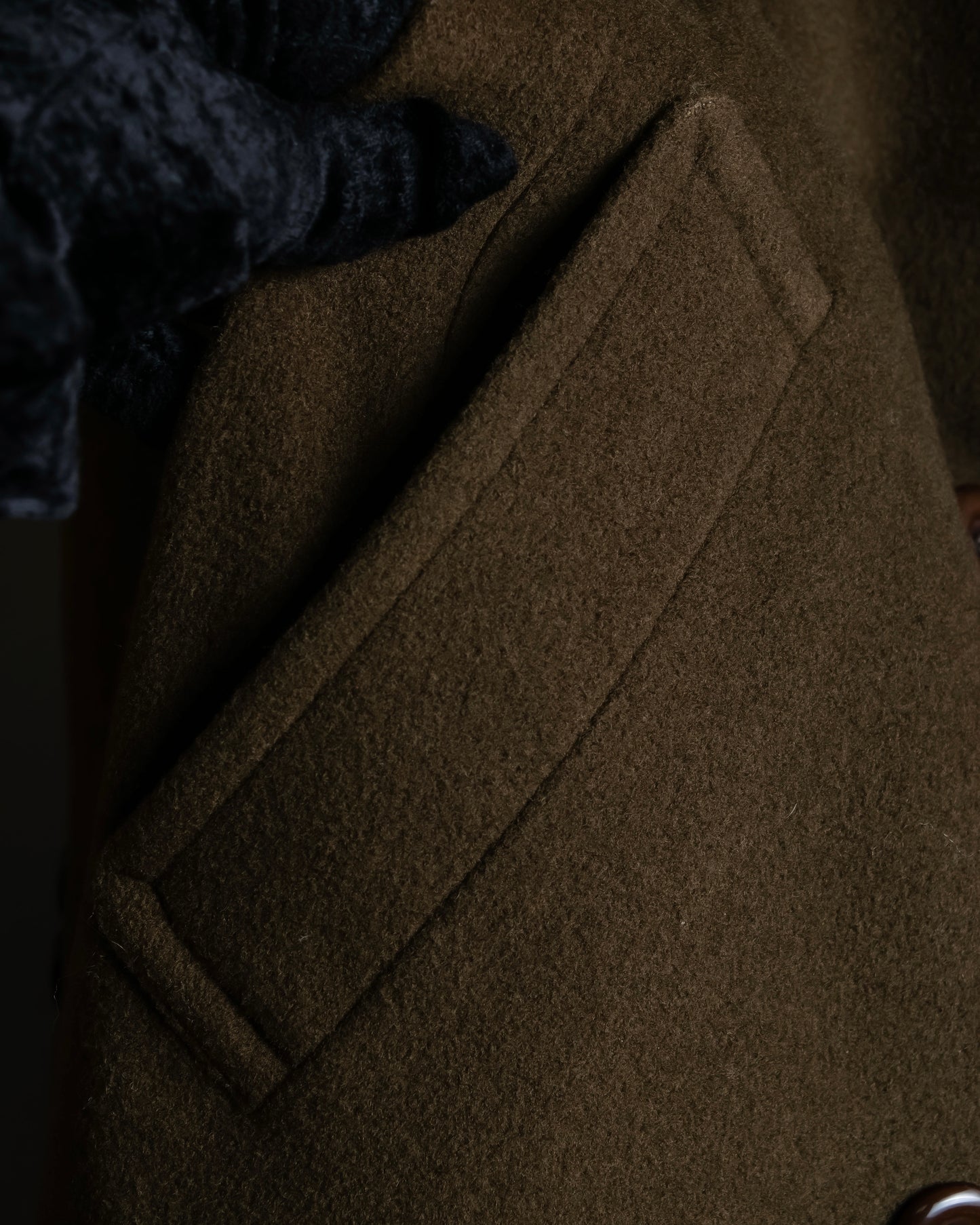 "BURBERRYS" Peaked lapels double breasted olive brown coat