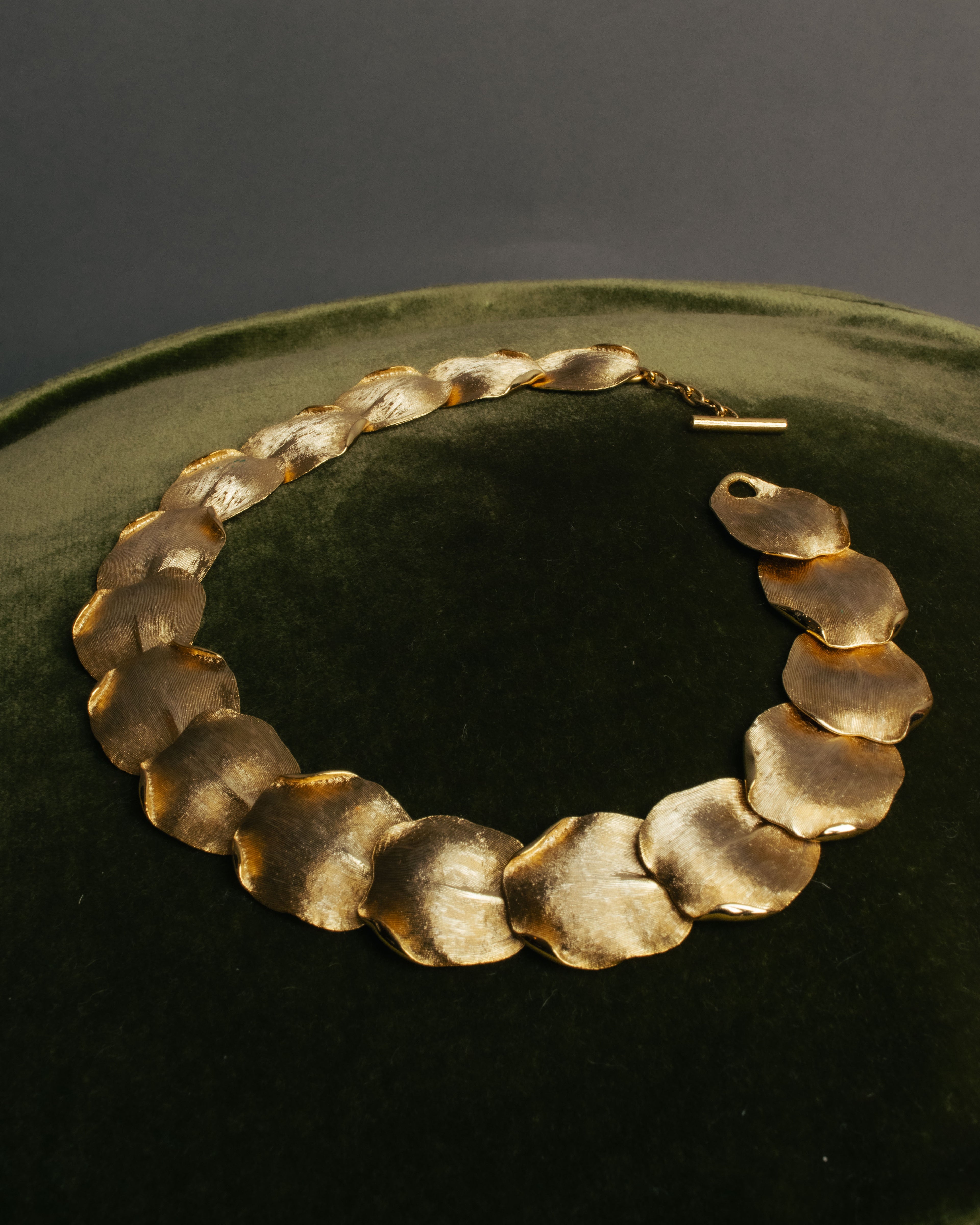 -SPECIAL- “BALENCIAGA” 2000-2012 Ghesquière era sculptural petal necklace