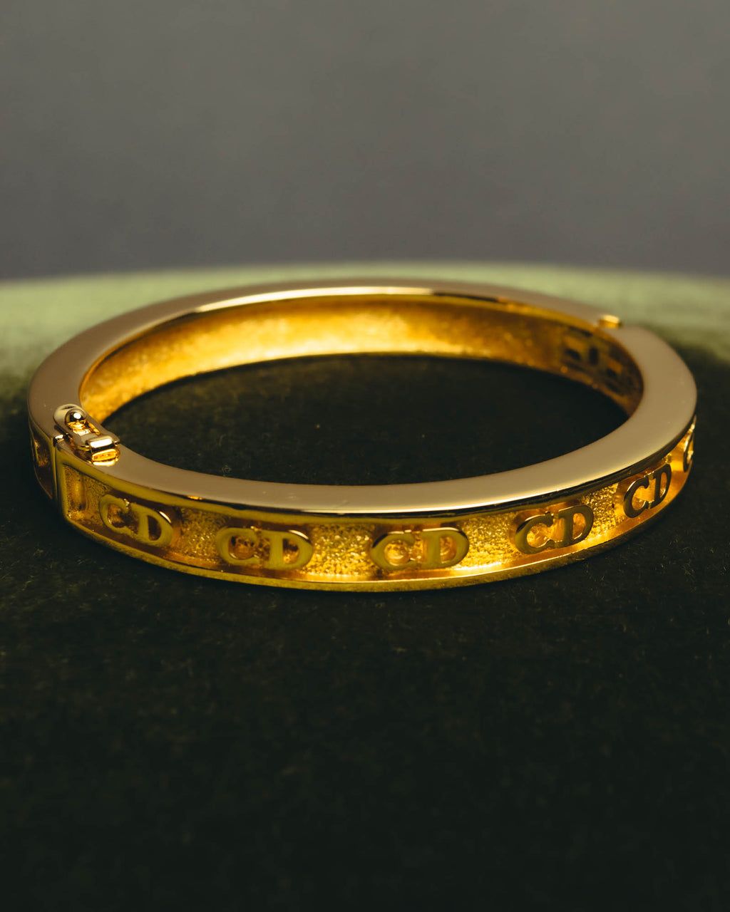 “Christian Dior” 80’s-90’s CD monogram gold tone bangle