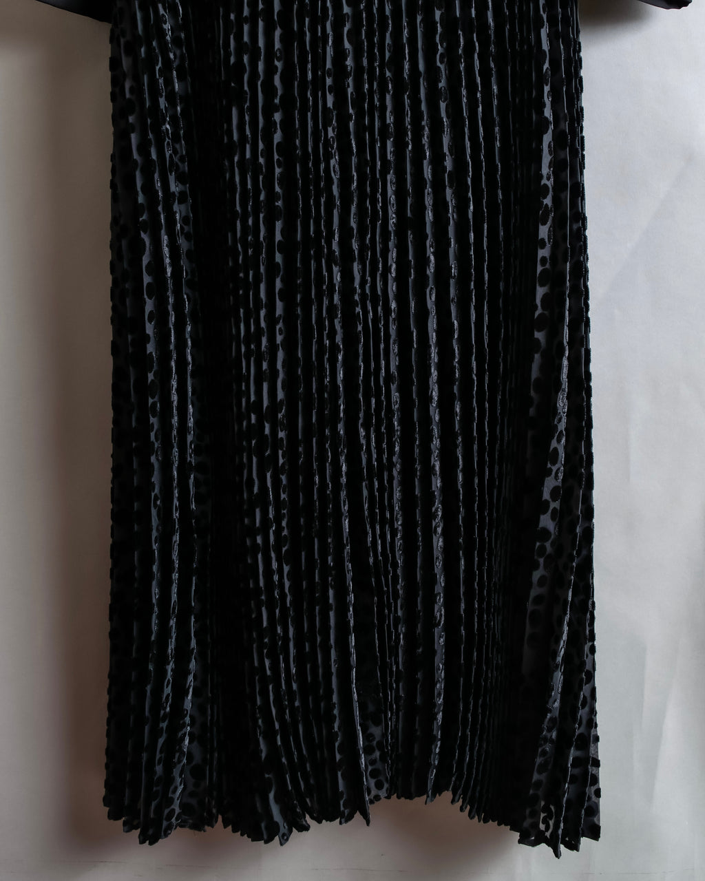 "EMPORIO ARMANI" Velvet dot beautiful pleated dress