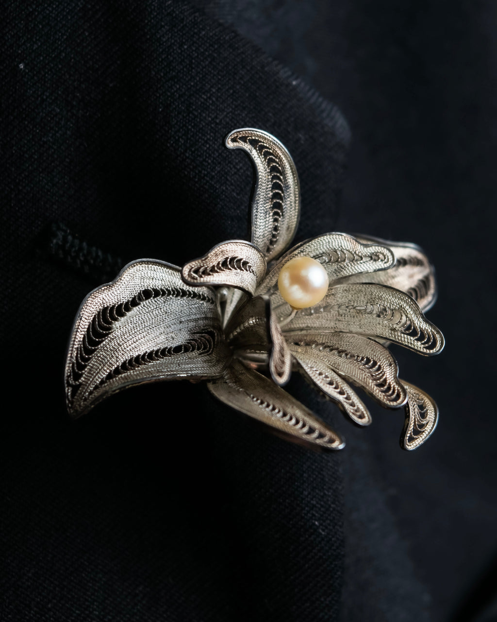 "Vintage petal motif broach"