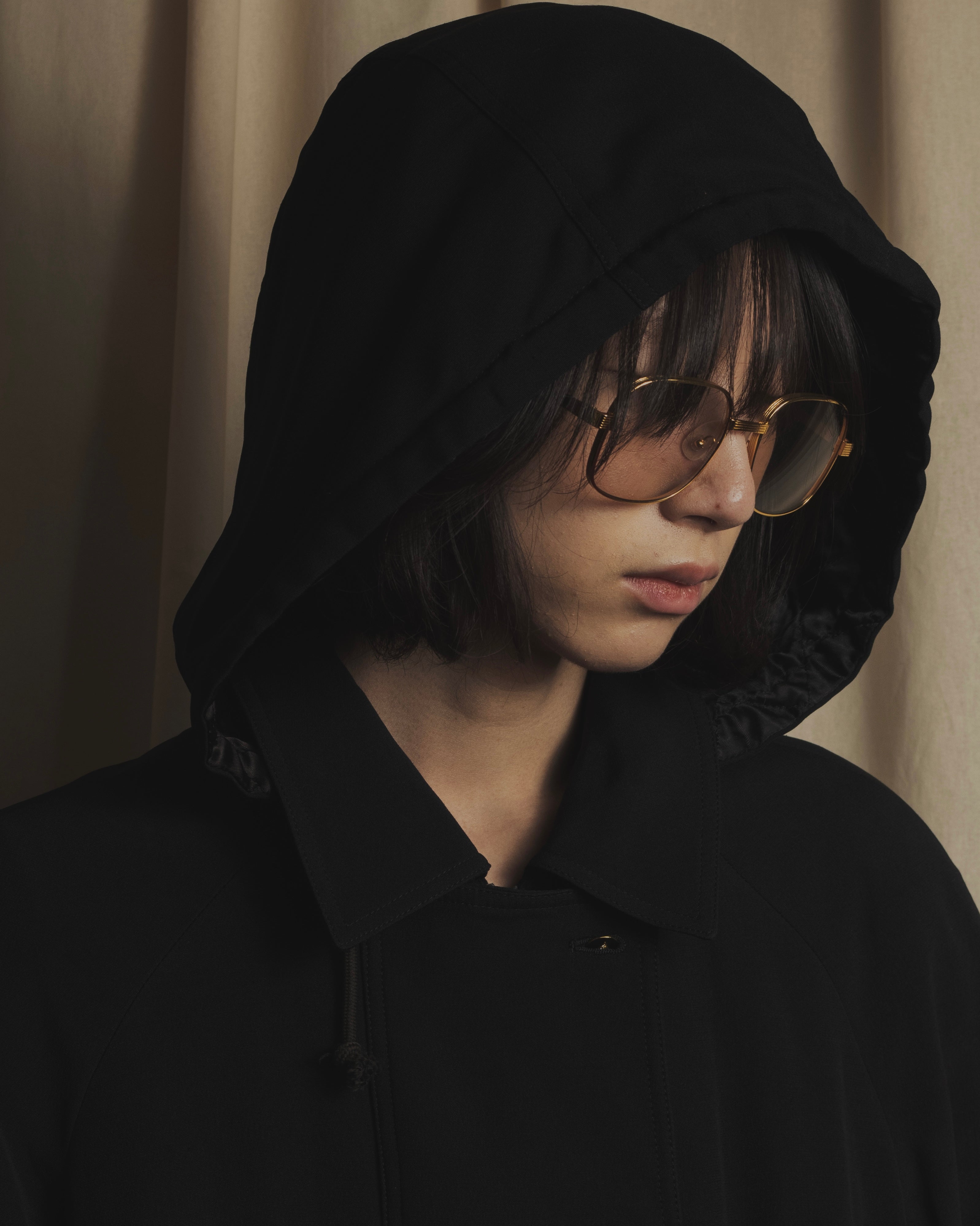 Abrigo con capucha forrado de alta costura de los años 90 de "VALENTINO"