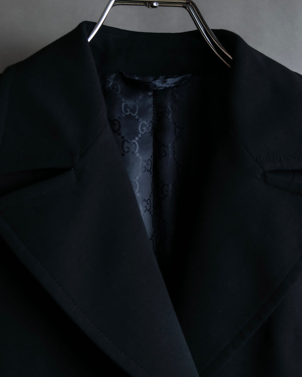 "GUCCI" 90's Beautiful draping fly-front tailored jacket