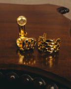 "Christian Dior" 80's-90's Gold chain clip-on earrings