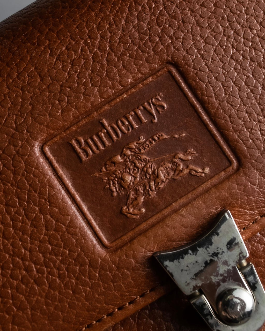 "BURBERRYS" Horizontal design camel grained leather bag