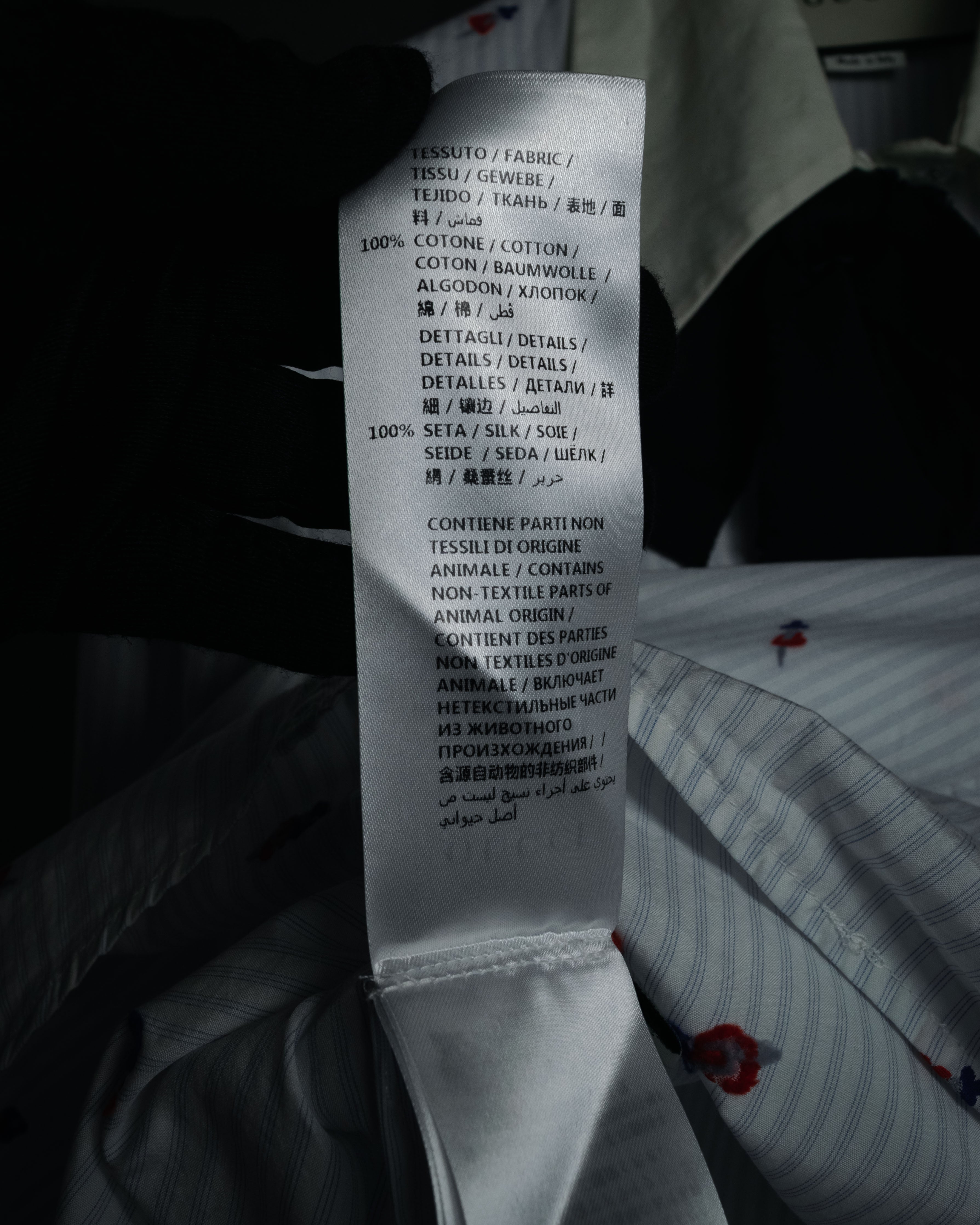 “GUCCI” 2017 heart and dagger embroidered bow tie shirt