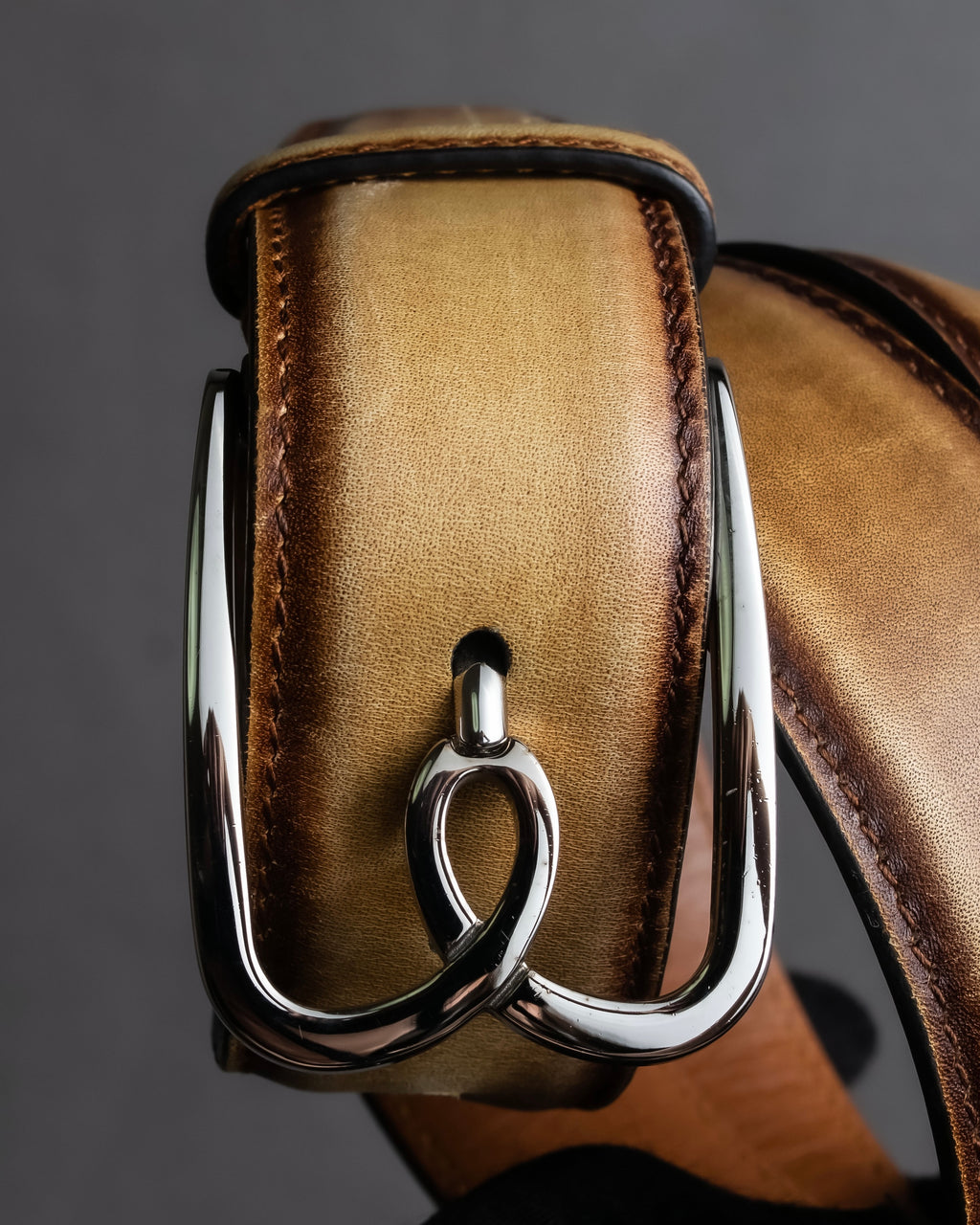 "Berluti" Patina finish curved buckle leather belt