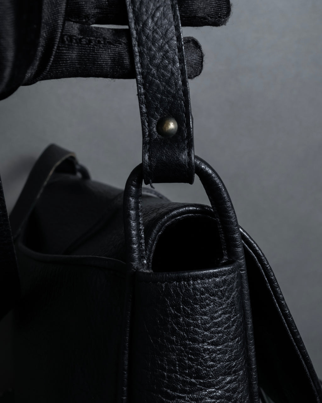 "YVES SAINT LAURENT" 80's-90's Wood toggle design pebbled leather bag