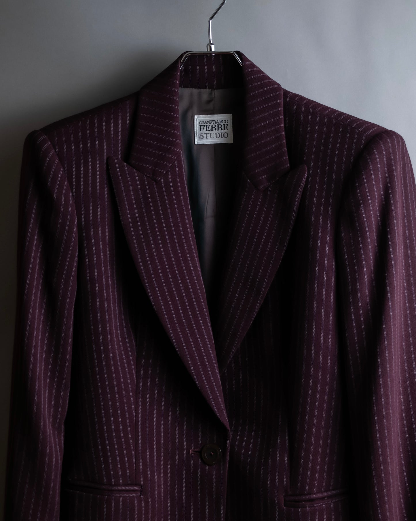 "GIANFRANCO FERRE" Striped peak lapel 1 button tailored jacket