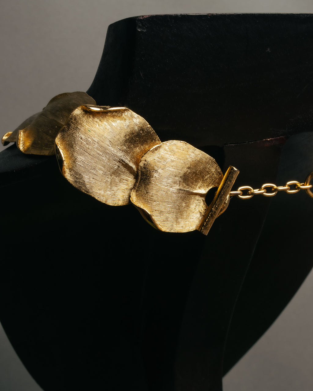 -SPECIAL- “BALENCIAGA” 2000-2012 Ghesquière era sculptural petal necklace