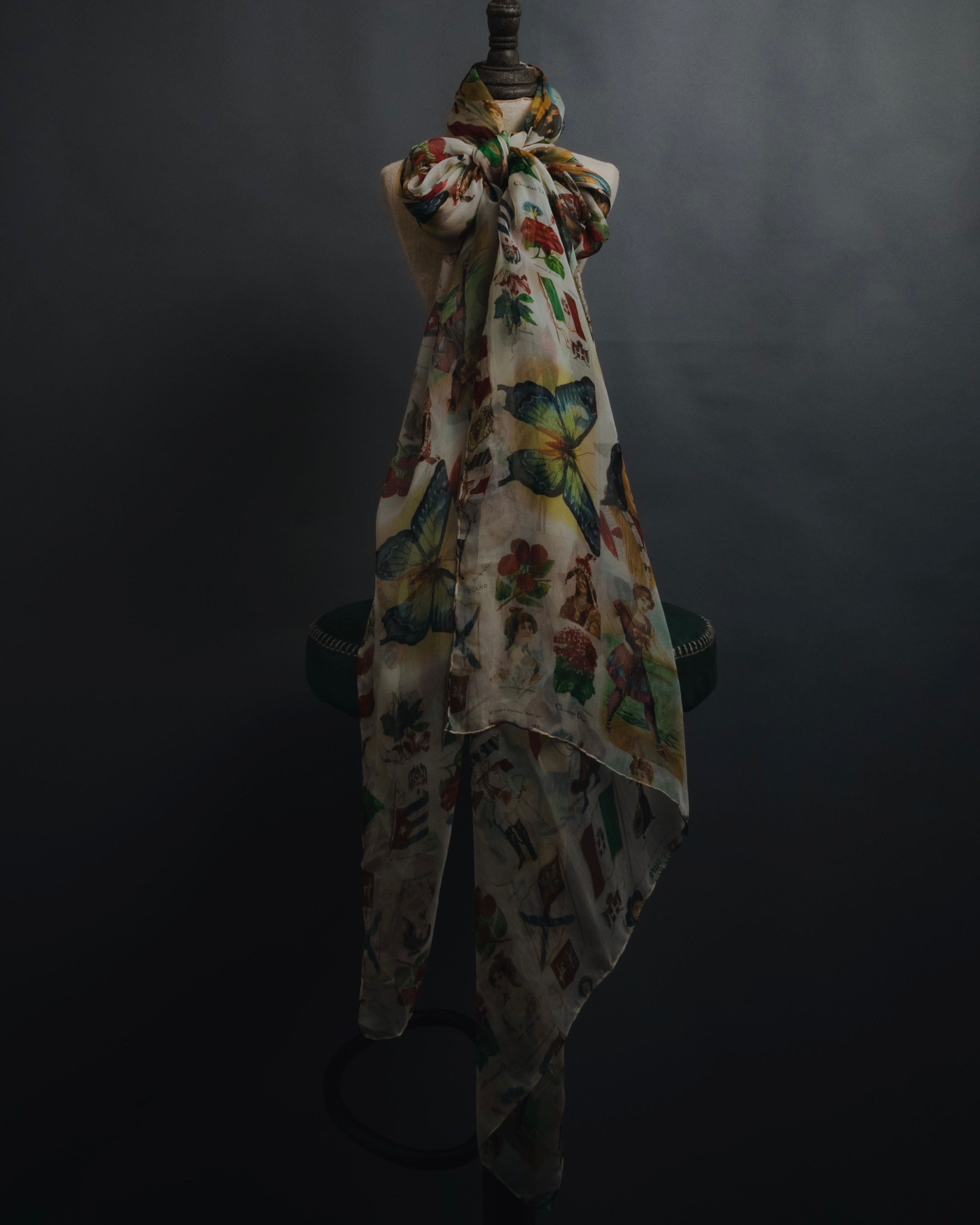 –SPECIAL– "Christian Dior"
00’s historic collage-print silk chiffon large stole