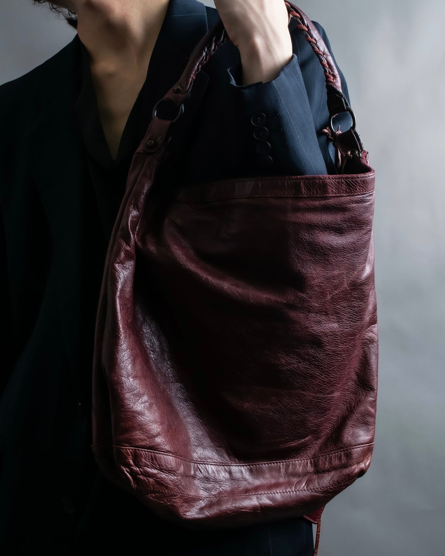 “BALENCIAGA” The Day leather one shoulder bag (burgundy)