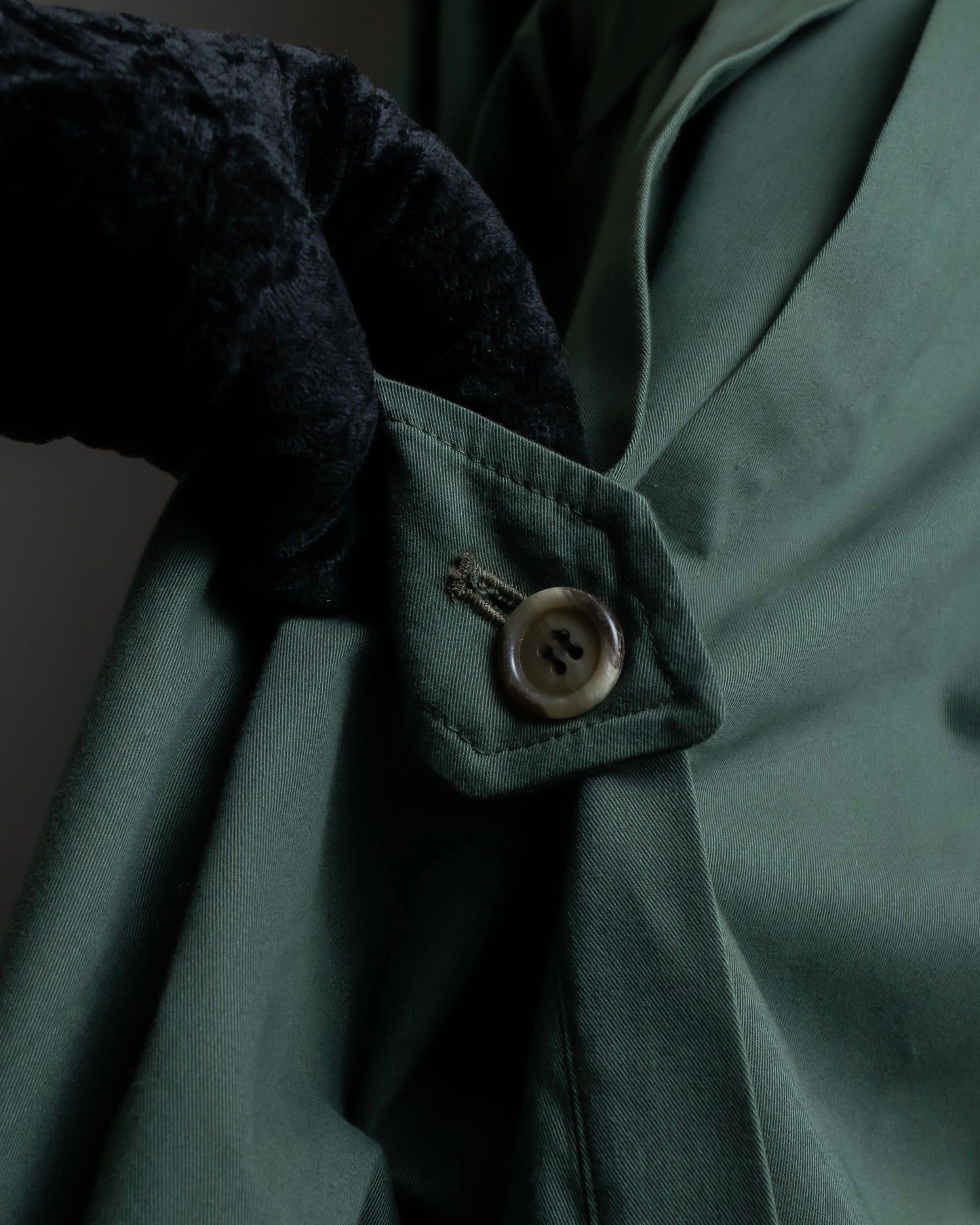 "BURBERRYS" Military detail oversized belted trench coat