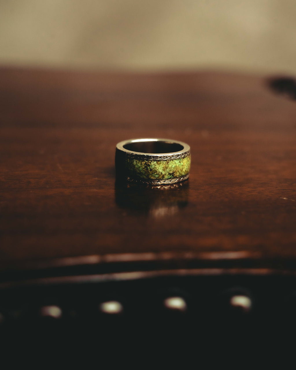"GUCCI" 20's Ornate green inlay wide band ring