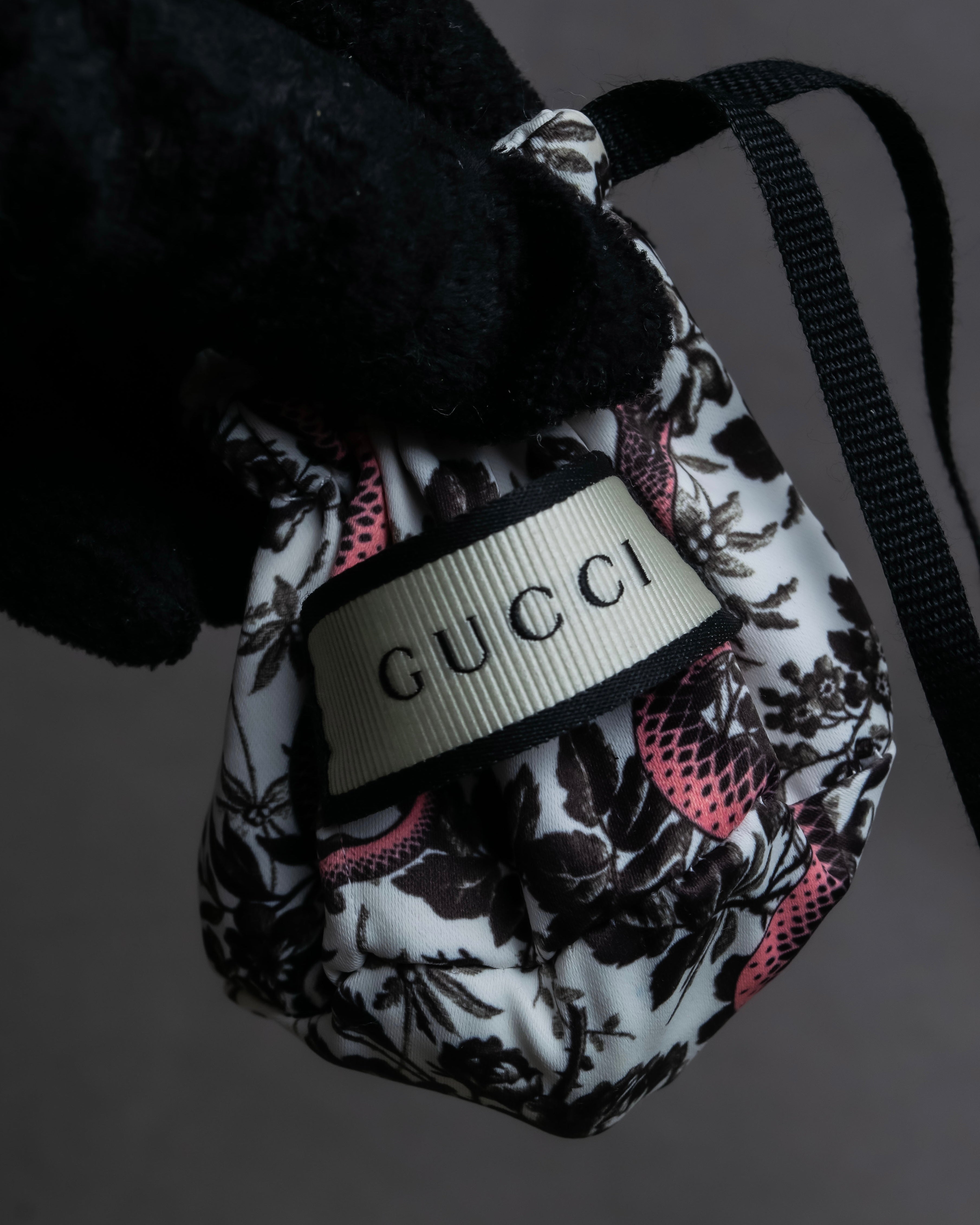 "GUCCI" Interlocking G design gold pearl ring