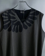"FENDI" Logo print V-neck sleeveless top