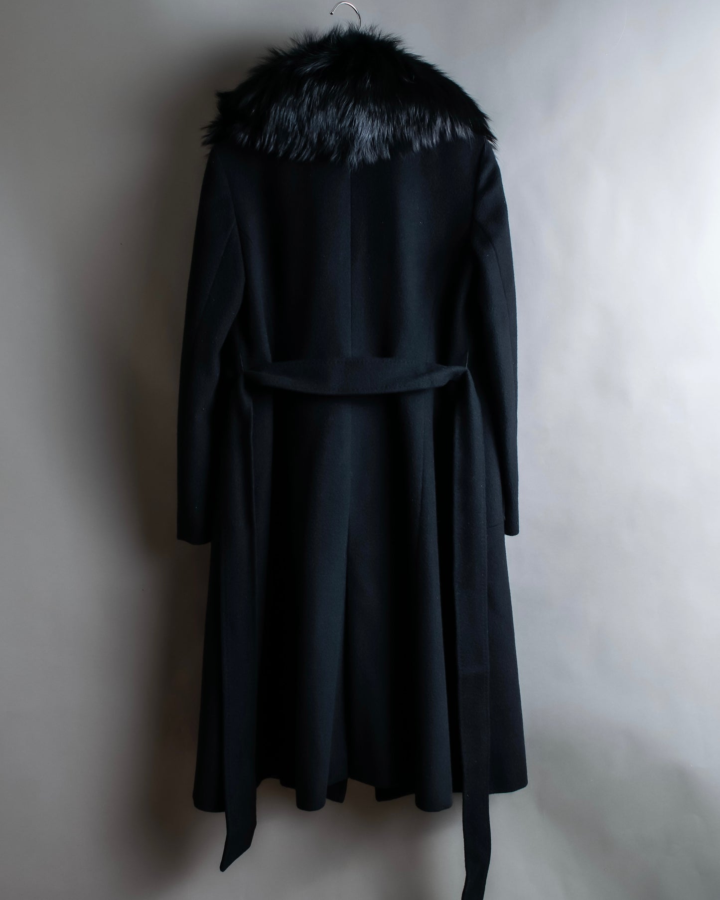 "DIANE VON FURSTENBERG" Fur docking design belted long coat