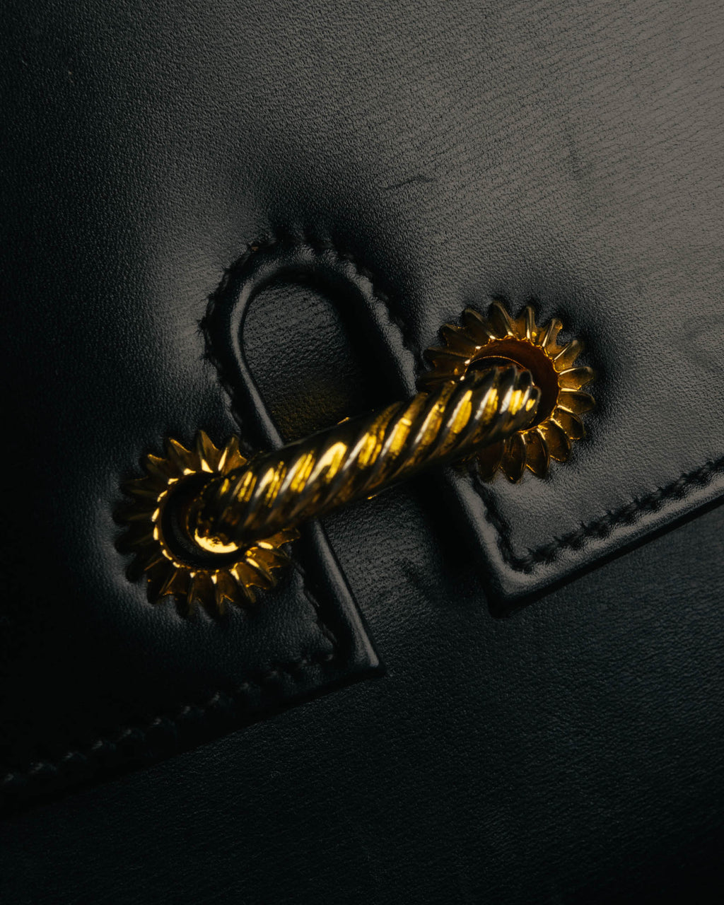 “GUCCI” 80’s-90’s Rope clasp leather shoulder bag